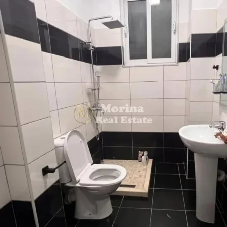 Tirane, jepet me qera apartament 1+1 Kati 3, 65 m² 450 € (Rruga 5 Maji)
