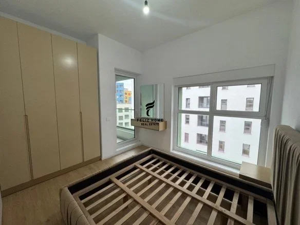 Tirane, jepet me qera apartament 1+1+Ballkon Kati 4, 60 m² 500 € (ALI DEMI)
