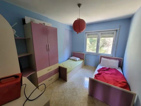 Durres, jepet me qera apartament 2+1 Kati 4, 160 m² 650 € (Vollga)