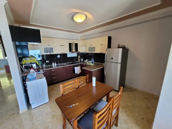 Durres, jepet me qera apartament 2+1 Kati 4, 160 m² 650 € (Vollga)