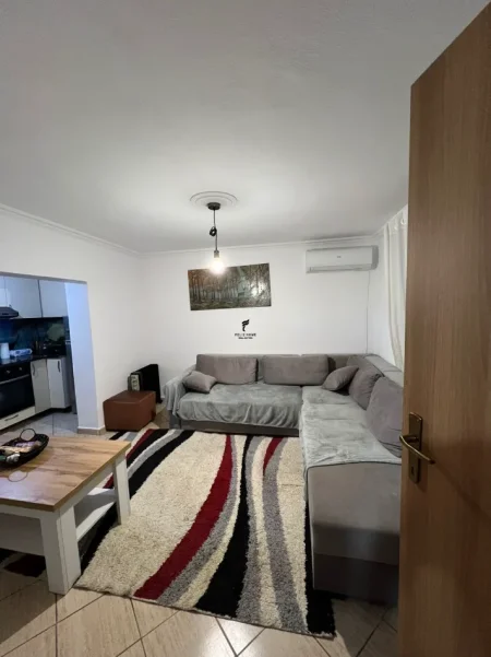 Tirane, jepet me qera apartament 2+1 Kati 1, 120 m² 600 € (ALI DEMI)