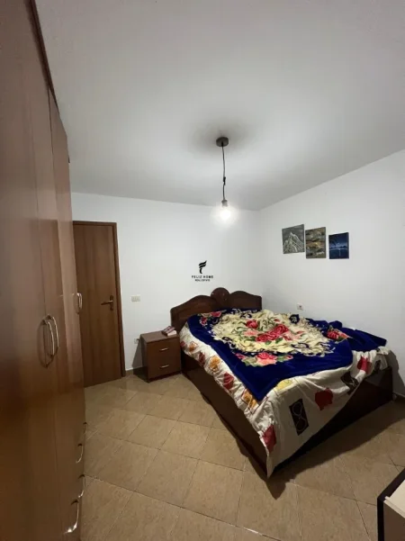 Tirane, jepet me qera apartament 2+1 Kati 1, 120 m² 600 € (ALI DEMI)