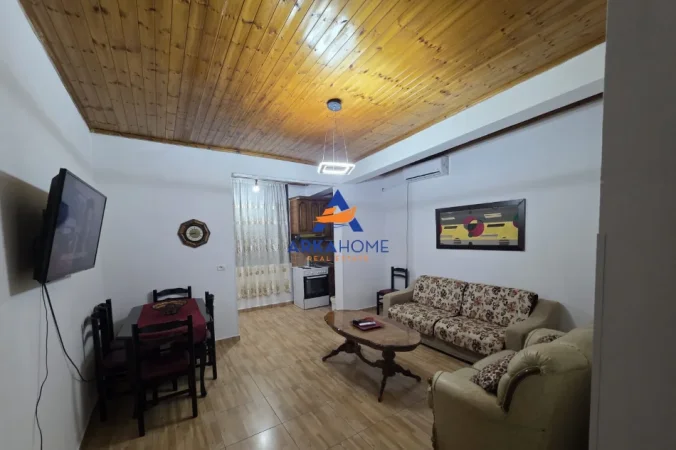 Tirane, jepet me qera apartament 1+1+Ballkon Kati 3, 75 m² 418 € 