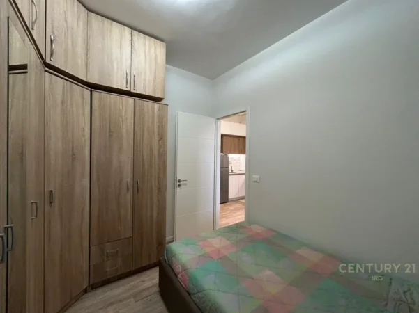 Tirane, jepet me qera apartament Kati 4, 53 m² 650 € (Komuna e Parisit)