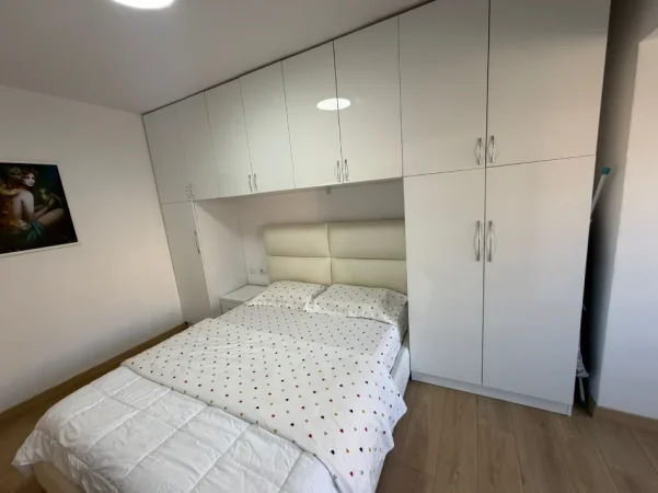 Tirane, jepet me qera apartament 1+1 Kati 2, 60 m² 600 € 