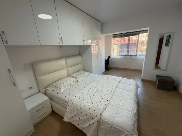 Tirane, jepet me qera apartament 1+1 Kati 2, 60 m² 600 € 