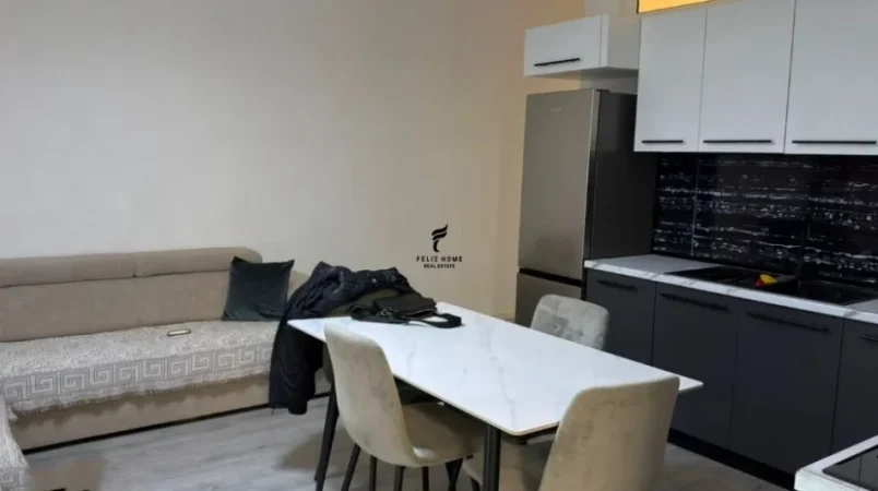 Tirane, jepet me qera apartament 2+1 Kati 3, 78 m² 700 € (5 MAJI)
