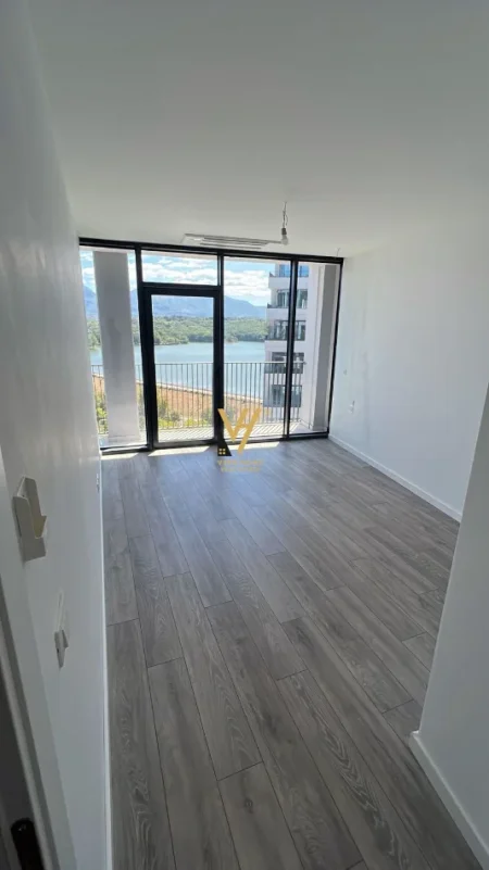 Tirane, jepet me qera zyre Kati 9, 125 m² 1.550 € (LAKEVIEW RESIDENCE)