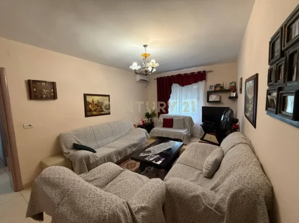 Tirane, shitet apartament 3+1 Kati 4, 93 m² 217.000 € (Gjykata e rrethit)
