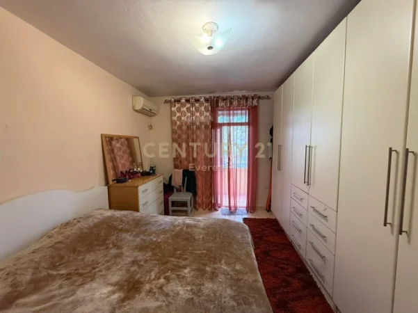 Tirane, shitet apartament 3+1 Kati 4, 93 m² 217.000 € (Gjykata e rrethit)