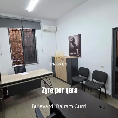 Tirane, jepet me qera zyre Kati 3, 100 m² 850 € (RRUGA SAMI FRASHERI)