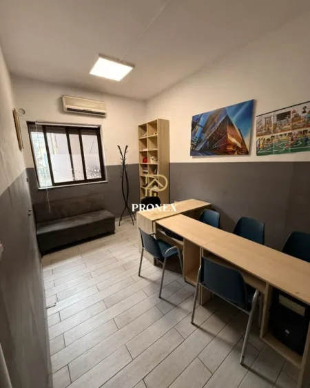 Tirane, jepet me qera zyre Kati 3, 100 m² 850 € (RRUGA SAMI FRASHERI)
