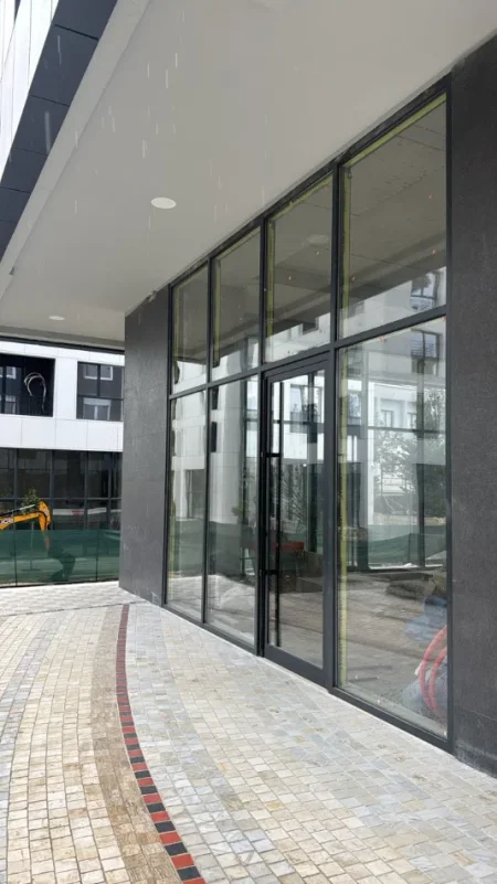 Tirane, jepet me qera ambjent biznesi Kati 0, 47 m² 1.000 € (jordan misja)