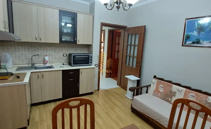 Tirane, jepet me qera apartament 1+1 Kati 6, 65 m² 400 € (Pazari i Ri)