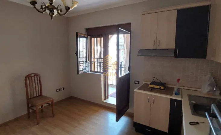 Tirane, jepet me qera apartament 1+1 Kati 6, 65 m² 400 € (Pazari i Ri)