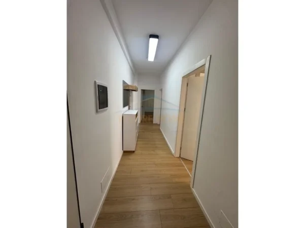 Tirane, shes apartament 3+1 Kati 4, 138 m² 335.000 € (rezidenca euro 3d)