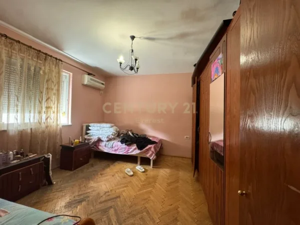 Shqiperi, jepet me qera apartament 1+1 Kati 4, 55 m² 420 € (Selvia)