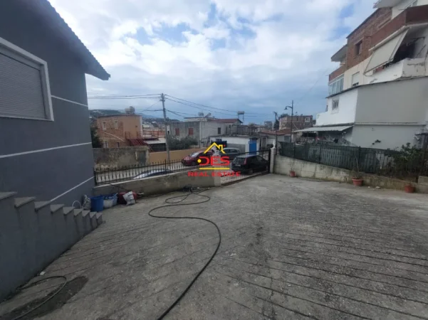 Vlore, shitet ambjent biznesi Kati 0, 1.443 m² 700.000 € (Lagjja Karabash)