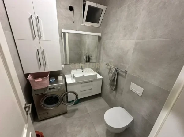 Tirane, shitet apartament 2+1 Kati 3, 151 m² 250.000 € (Kinostudio)