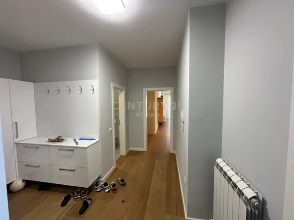 Tirane, shitet apartament 2+1 Kati 3, 151 m² 250.000 € (Kinostudio)
