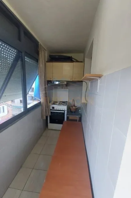 Tirane, shitet apartament 1+1 Kati 5, 50 m² 100.000 € (Ali Demi)