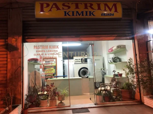 Tirane, jepet me qera ambjent biznesi Kati 0, 53 m² 450 € (Shkolla e kuqe)