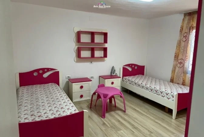 Tirane, jepet me qera Vile 2+1 Kati 1, 70 m² 470 € (5 maji)
