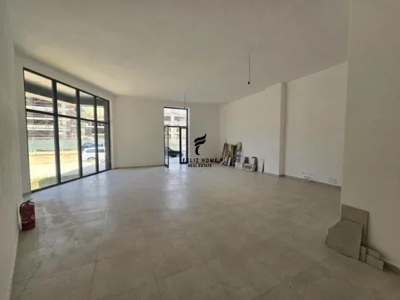 Tirane, jepet me qera zyre Kati 0, 84 m² 900 € (BULEVARDI I RI)