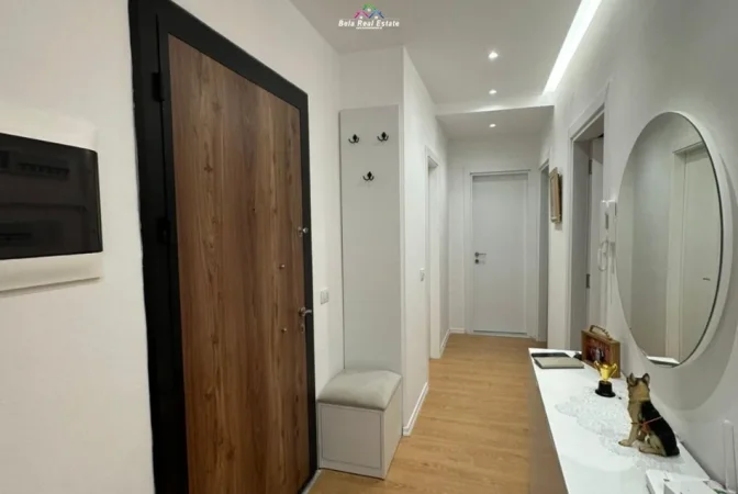 Tirane, jepet me qera apartament 2+1 Kati 6, 90 m² 680 € (univers city)