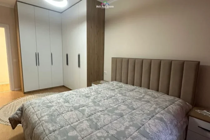 Tirane, jepet me qera apartament 2+1 Kati 6, 90 m² 680 € (univers city)