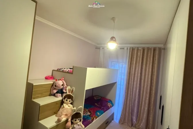 Tirane, jepet me qera apartament 2+1 Kati 6, 90 m² 680 € (univers city)