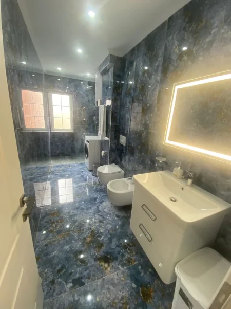 Tirane, jepet me qera apartament 1+1+Ballkon Kati 3, 70 m² 670 € (Rr. Margarita Tutulani, Sheshi Willson)