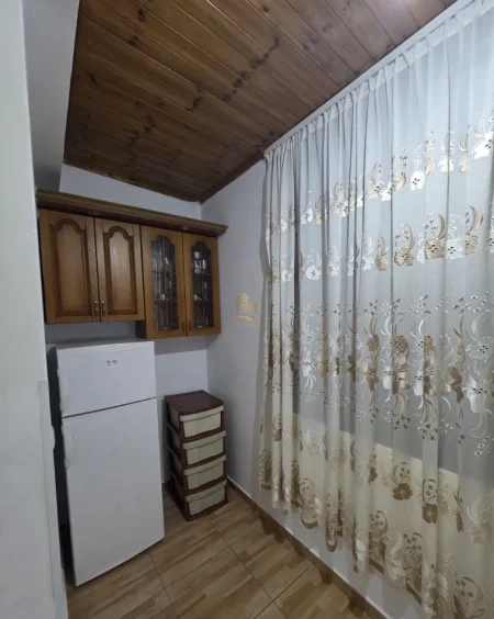Tirane, jepet me qera apartament 1+1 Kati 3, 75 m² 400 € 