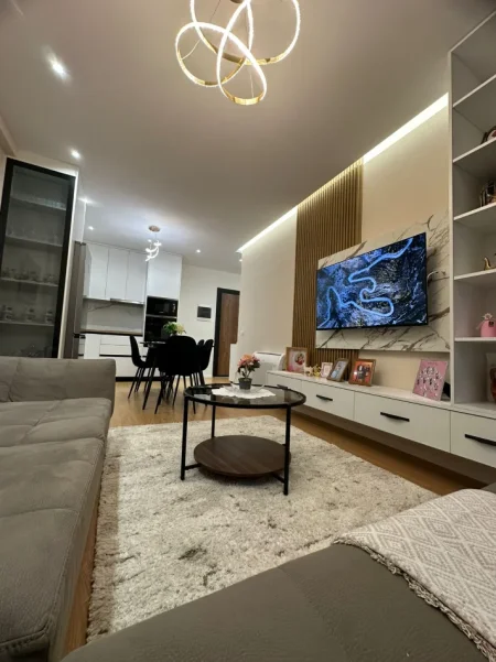 Tirane, jepet me qera apartament 2+1 Kati 6, 90 m² 680 € (Rruga Gryka e Kacanikut)