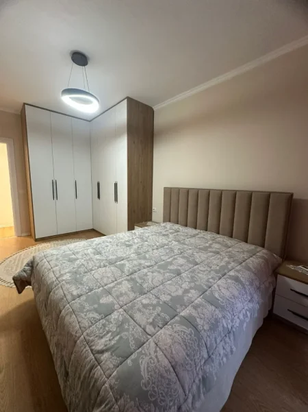 Tirane, jepet me qera apartament 2+1 Kati 6, 90 m² 680 € (Rruga Gryka e Kacanikut)