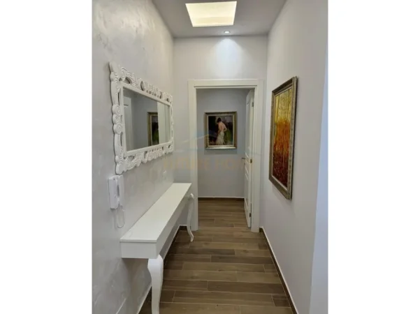 Tirane, jepet me qera apartament 2+1+Ballkon Kati 4, 100 m² 630 € (Golden Parl)