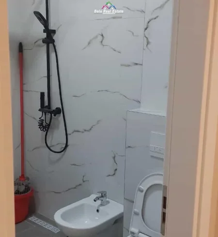 Tirane, jepet me qera apartament Kati 2, 65 m² 680 € (qytet studenti)