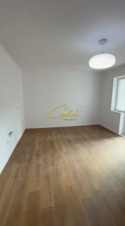 Tirane, shitet apartament 1+1 Kati 3, 50 m² 115.000 € (ISH TREGU ELEKTRIK)