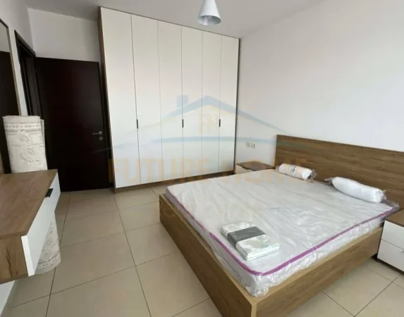 Tirane, jepet me qera apartament 2+1 Kati 8, 95 m² 580 € (Unaza e re)