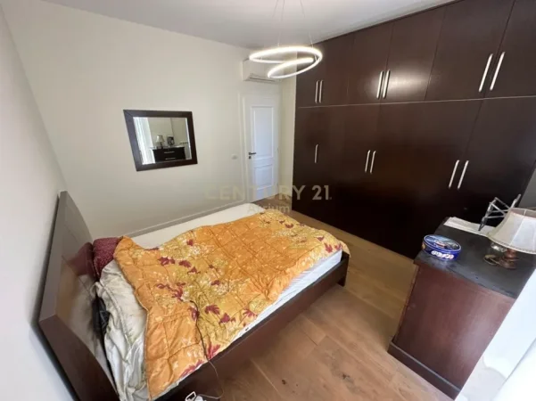 Tirane, shitet apartament 2+1 Kati 3, 151 m² 250.000 € 