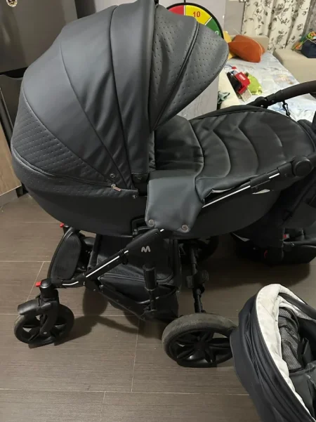 Tirane, shes Shitet karroca 3 ne 1 super okazion 220 €