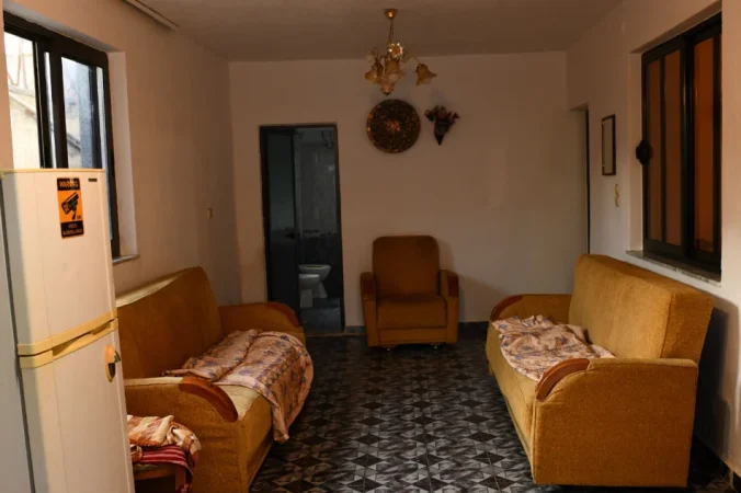 Tirane, jepet me qera Vile 2+1+Aneks+Ballkon Kati 1, 80 m² 300 € (Rruga llazar shapatini)