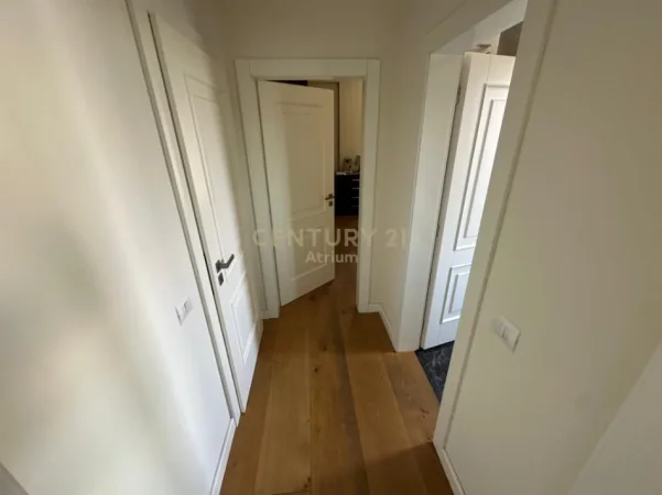 Tirane, shitet apartament 2+1+Ballkon Kati 3, 151 m² 250.000 € (Kinostudio)