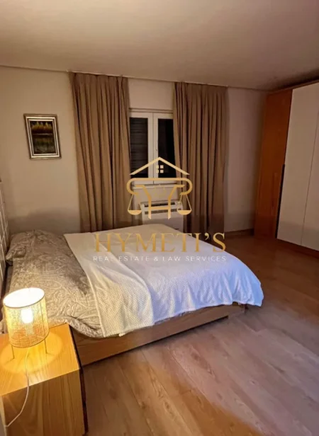 Tirane, jepet me qera apartament 3+1 , 120 m² 900 € (Kopshti Zoologjik)