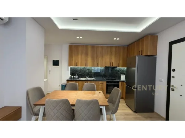 Tirane, jepet me qera apartament 2+1 Kati 3, 91 m² 600 € (Green City)