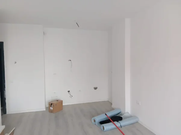 Tirane, jepet me qera apartament 1+1+Aneks+Ballkon Kati 3, 69 m² 450 € 