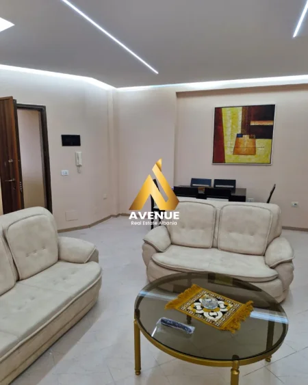 Shqiperi, jepet me qera apartament 2+1 Kati 5, 106 m² 750 € (Rruga ndreko rino)