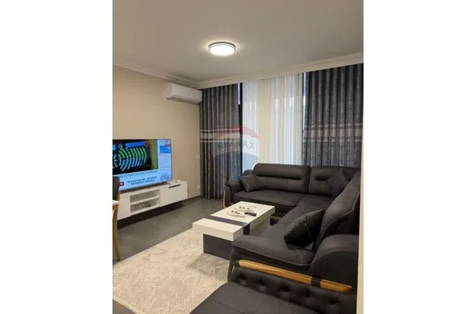 Tirane, jepet me qera apartament , 104 m² 700 € (Rruga Xhanfize Keko, Tiranë)