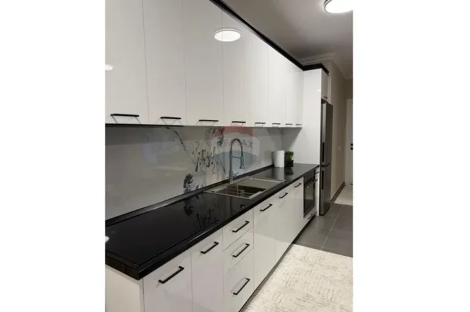 Tirane, jepet me qera apartament , 104 m² 700 € (Rruga Xhanfize Keko, Tiranë)