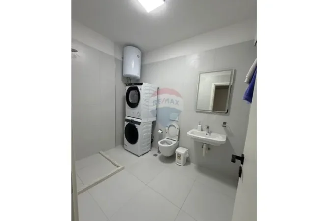 Tirane, jepet me qera apartament , 104 m² 700 € (Rruga Xhanfize Keko, Tiranë)
